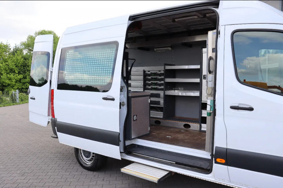 Mercedes-Benz Sprinter 314 CDi L2H2 l AUTOMAAT l WERKPLAATSINRICHTING l CARPLAY l TREKHAAK