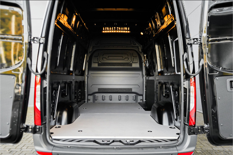 Mercedes-Benz Sprinter 319 1.9 CDI L2H2 RWD BPM Vrij Distronic Camera LED Navi Trekhaak 3.5T