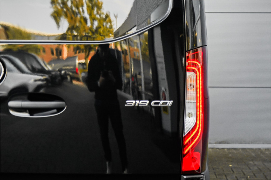 Mercedes-Benz Sprinter 319 1.9 CDI L2H2 RWD BPM Vrij Distronic Camera LED Navi Trekhaak 3.5T
