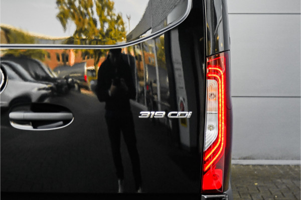 Mercedes-Benz Sprinter 319 1.9 CDI L2H2 RWD BPM Vrij Distronic Camera LED Navi Trekhaak 3.5T