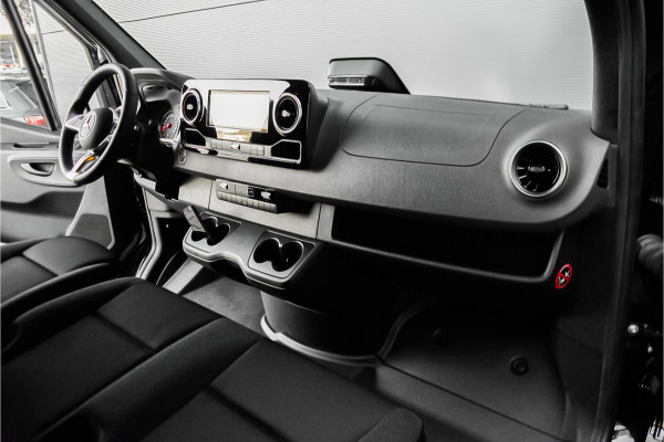 Mercedes-Benz Sprinter 319 1.9 CDI L2H2 RWD BPM Vrij Distronic Camera LED Navi Trekhaak 3.5T