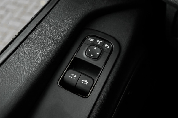 Mercedes-Benz Sprinter 319 1.9 CDI L2H2 RWD BPM Vrij Distronic Camera LED Navi Trekhaak 3.5T