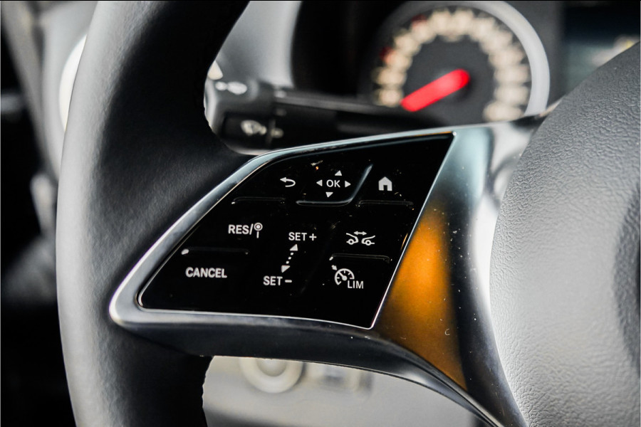 Mercedes-Benz Sprinter 319 1.9 CDI L2H2 RWD BPM Vrij Distronic Camera LED Navi Trekhaak 3.5T