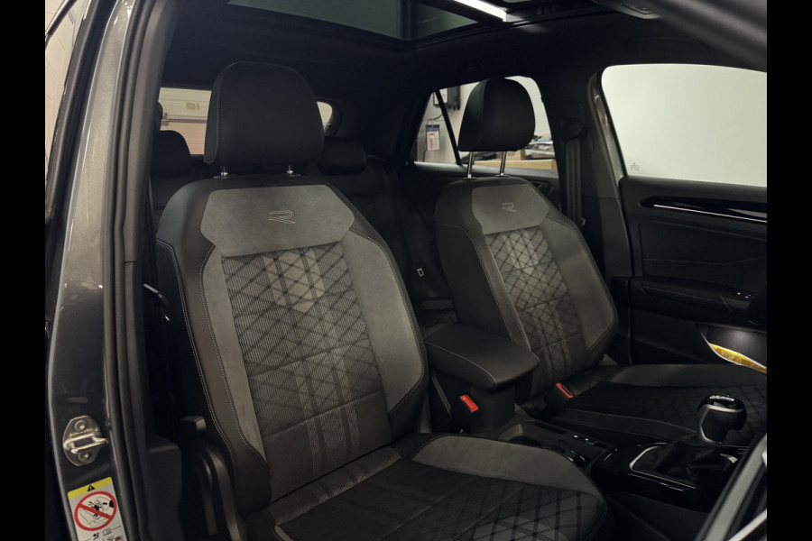 Volkswagen T-Roc 1.5 TSI 3x R-Line Keyless|IQ|Panorama|DriveSelect|Dodehoek|Camera