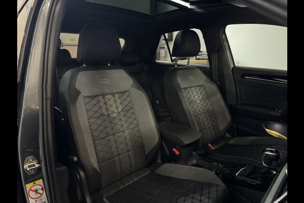 Volkswagen T-Roc 1.5 TSI 3x R-Line Keyless|IQ|Panorama|DriveSelect|Dodehoek|Camera