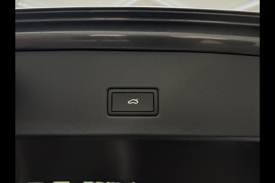 Volkswagen T-Roc 1.5 TSI 3x R-Line Keyless|IQ|Panorama|DriveSelect|Dodehoek|Camera