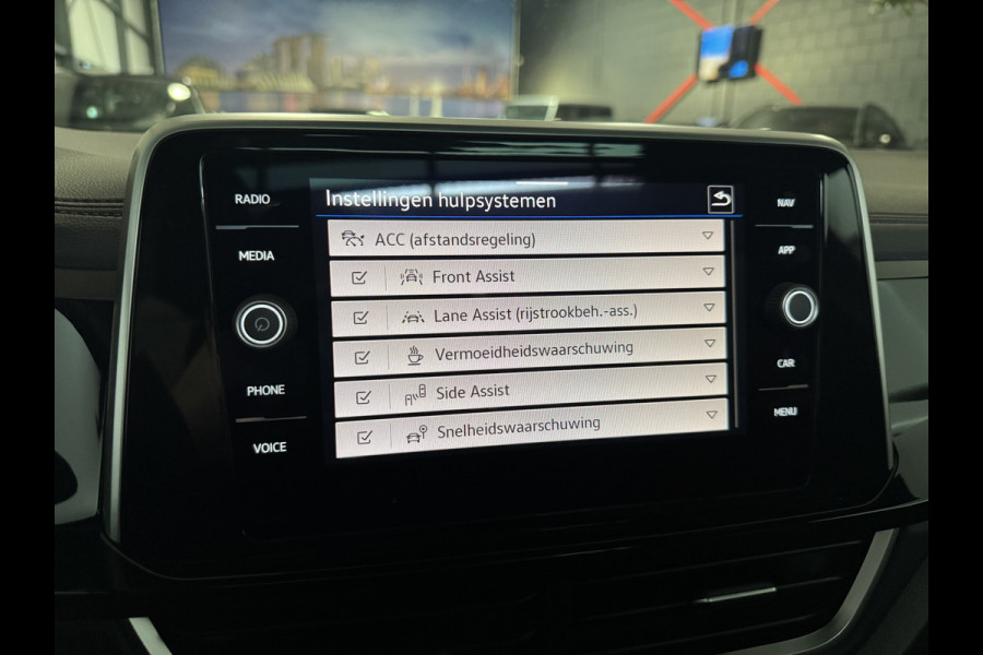 Volkswagen T-Roc 1.5 TSI 3x R-Line Keyless|IQ|Panorama|DriveSelect|Dodehoek|Camera
