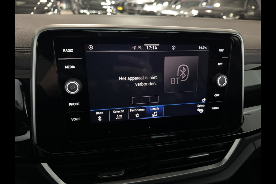 Volkswagen T-Roc 1.5 TSI 3x R-Line Keyless|IQ|Panorama|DriveSelect|Dodehoek|Camera