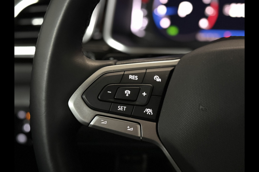 Volkswagen T-Roc 1.5 TSI 3x R-Line Keyless|IQ|Panorama|DriveSelect|Dodehoek|Camera