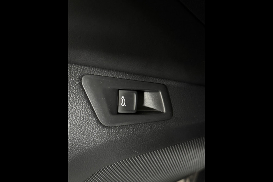 Volkswagen T-Roc 1.5 TSI 3x R-Line Keyless|IQ|Panorama|DriveSelect|Dodehoek|Camera