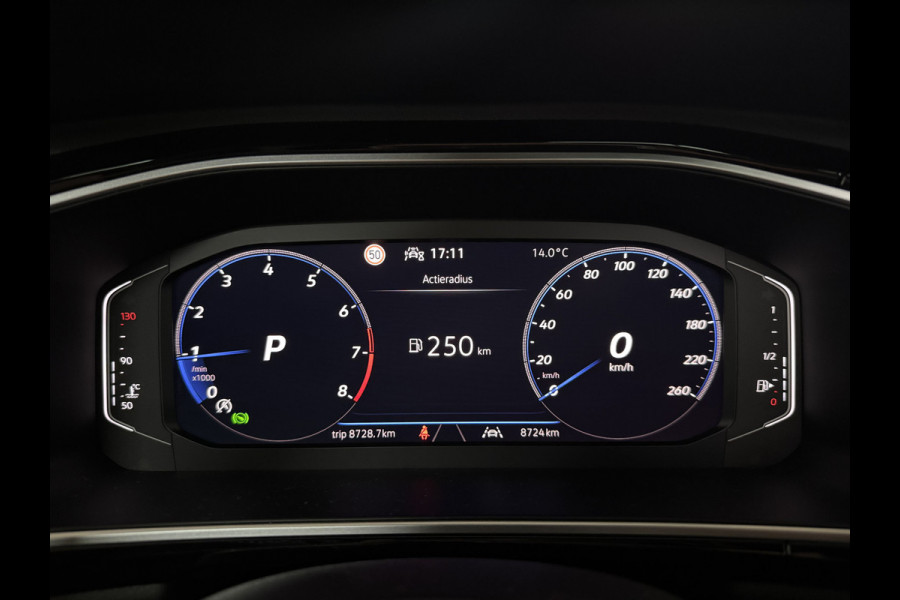 Volkswagen T-Roc 1.5 TSI 3x R-Line Keyless|IQ|Panorama|DriveSelect|Dodehoek|Camera