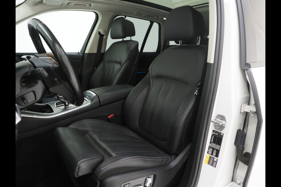 BMW X5 xDrive45e Full Black | Panoramadak | Luchtvering | Harman/Kardon | 360 | Keyless | Adaptive