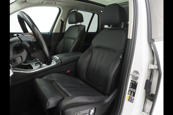 BMW X5 xDrive45e Full Black | Panoramadak | Luchtvering | Harman/Kardon | 360 | Keyless | Adaptive