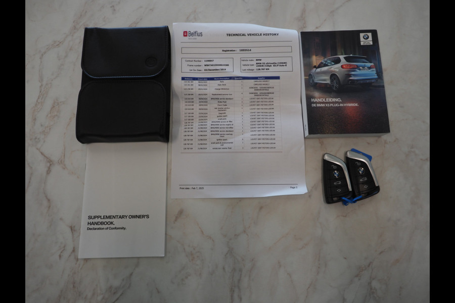 BMW X5 xDrive45e Full Black | Panoramadak | Luchtvering | Harman/Kardon | 360 | Keyless | Adaptive