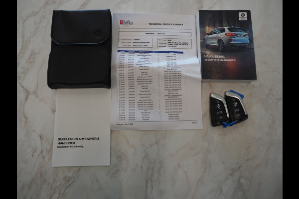 BMW X5 xDrive45e Full Black | Panoramadak | Luchtvering | Harman/Kardon | 360 | Keyless | Adaptive