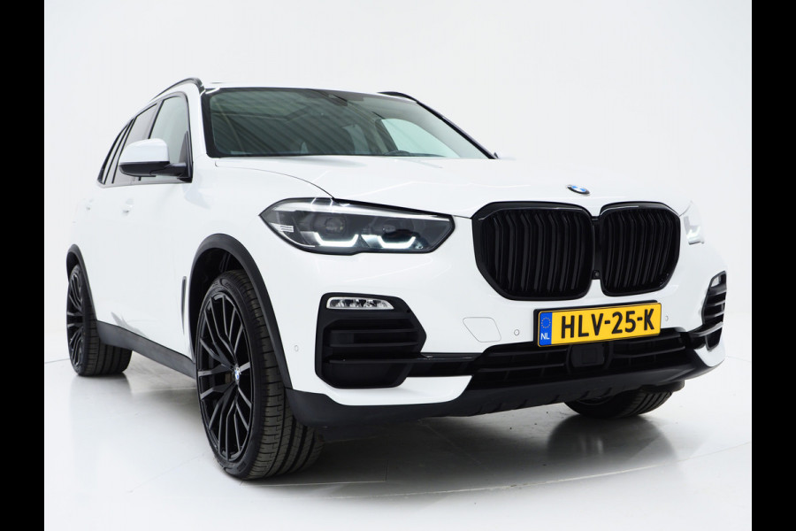 BMW X5 xDrive45e Full Black | Panoramadak | Luchtvering | Harman/Kardon | 360 | Keyless | Adaptive