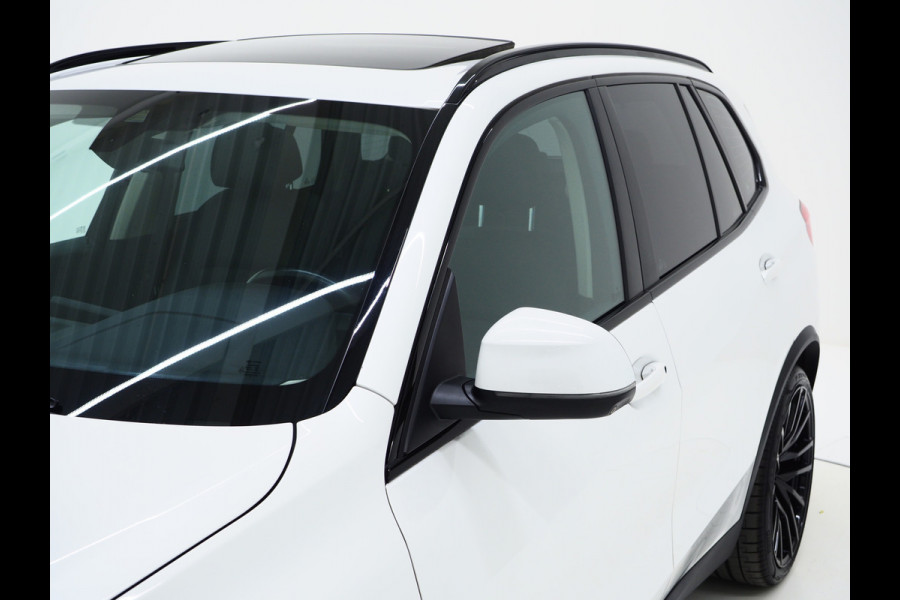 BMW X5 xDrive45e Full Black | Panoramadak | Luchtvering | Harman/Kardon | 360 | Keyless | Adaptive