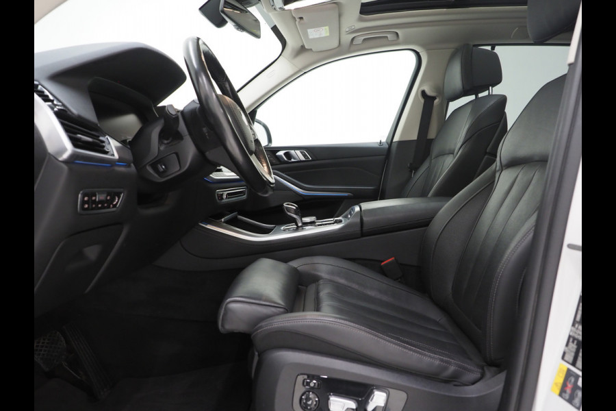 BMW X5 xDrive45e Full Black | Panoramadak | Luchtvering | Harman/Kardon | 360 | Keyless | Adaptive
