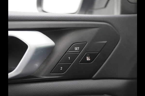 BMW X5 xDrive45e Full Black | Panoramadak | Luchtvering | Harman/Kardon | 360 | Keyless | Adaptive