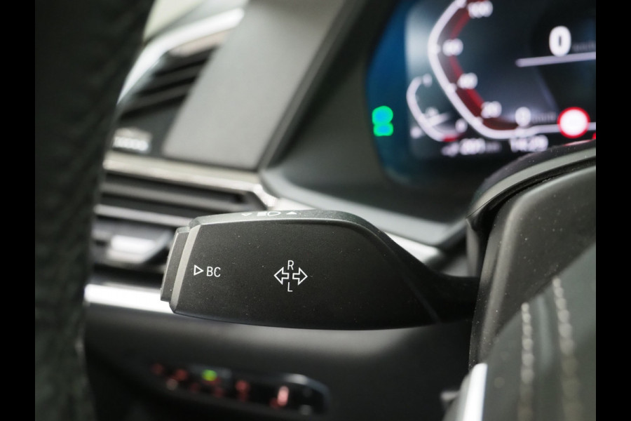BMW X5 xDrive45e Full Black | Panoramadak | Luchtvering | Harman/Kardon | 360 | Keyless | Adaptive