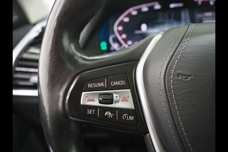 BMW X5 xDrive45e Full Black | Panoramadak | Luchtvering | Harman/Kardon | 360 | Keyless | Adaptive