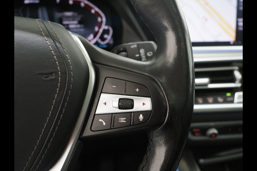BMW X5 xDrive45e Full Black | Panoramadak | Luchtvering | Harman/Kardon | 360 | Keyless | Adaptive
