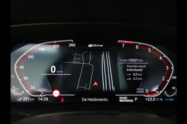 BMW X5 xDrive45e Full Black | Panoramadak | Luchtvering | Harman/Kardon | 360 | Keyless | Adaptive