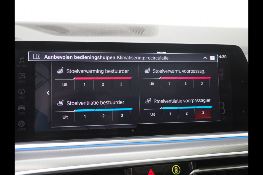 BMW X5 xDrive45e Full Black | Panoramadak | Luchtvering | Harman/Kardon | 360 | Keyless | Adaptive