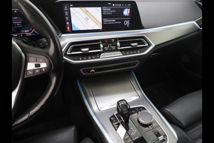 BMW X5 xDrive45e Full Black | Panoramadak | Luchtvering | Harman/Kardon | 360 | Keyless | Adaptive