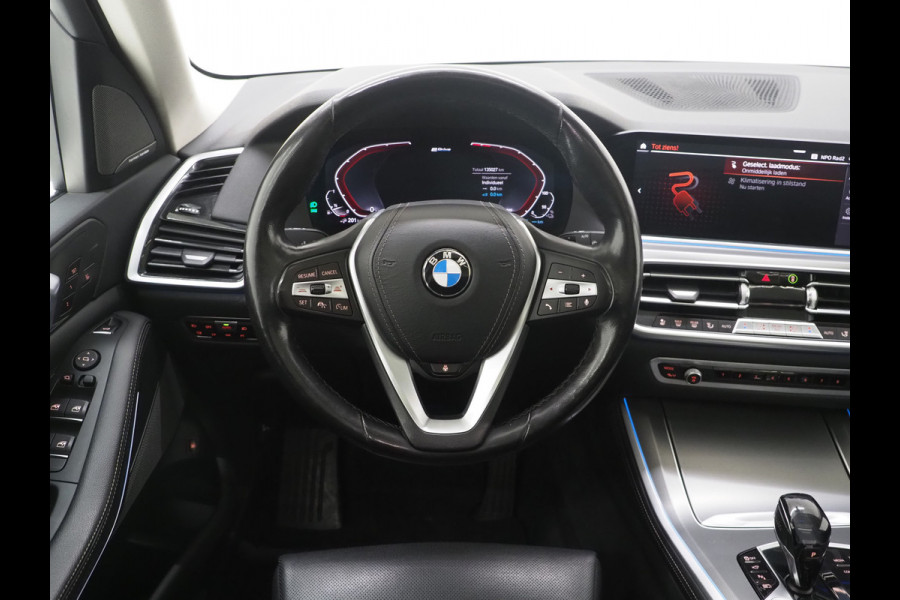 BMW X5 xDrive45e Full Black | Panoramadak | Luchtvering | Harman/Kardon | 360 | Keyless | Adaptive