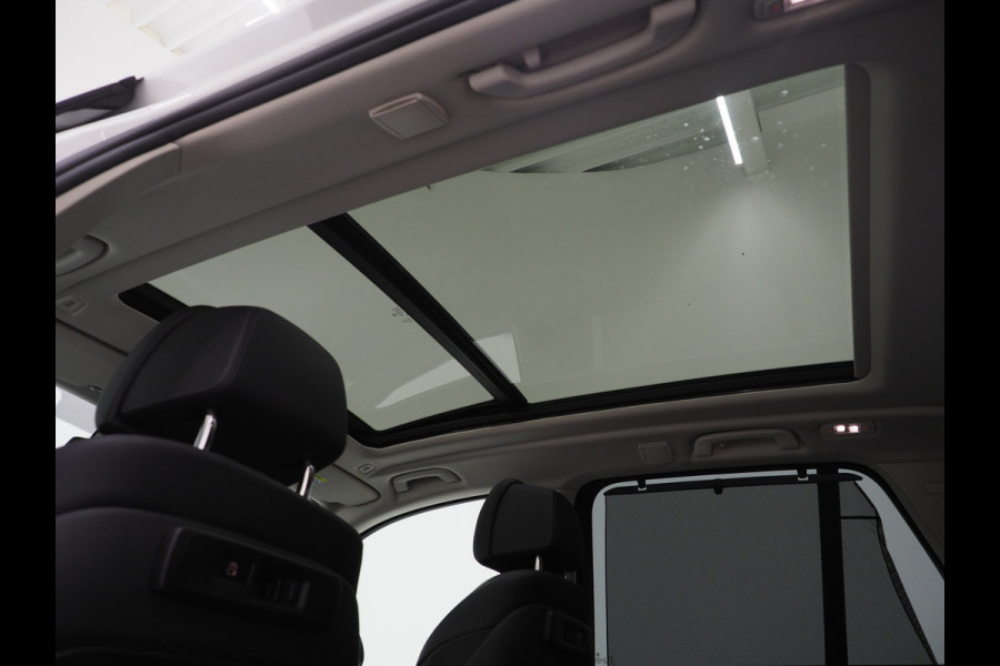 BMW X5 xDrive45e Full Black | Panoramadak | Luchtvering | Harman/Kardon | 360 | Keyless | Adaptive
