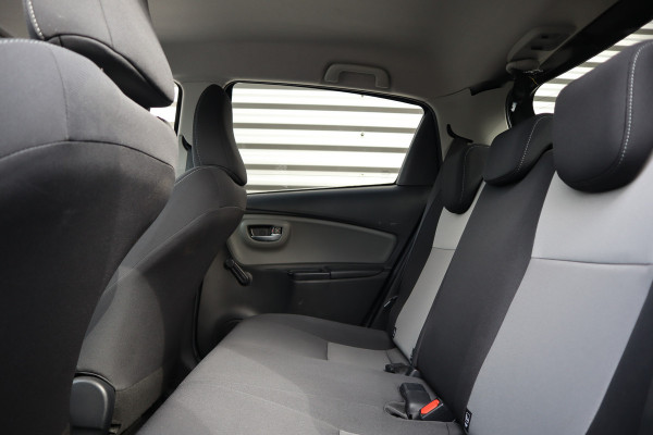 Toyota Yaris 1.5 Hybrid Dynamic Camera / Climate Control / Navigatie / 1e eigenaar