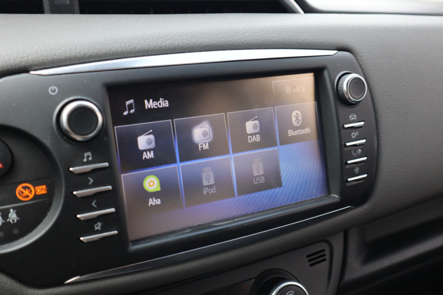 Toyota Yaris 1.5 Hybrid Dynamic Camera / Climate Control / Navigatie / 1e eigenaar