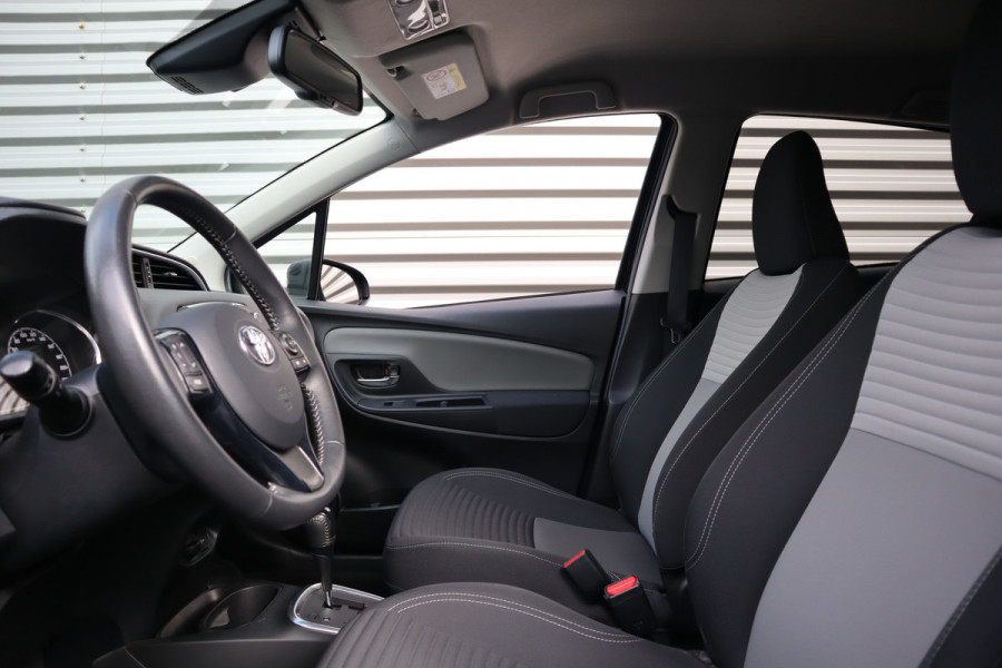 Toyota Yaris 1.5 Hybrid Dynamic Camera / Climate Control / Navigatie / 1e eigenaar