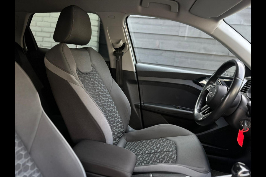 Audi A1 Sportback 35 TFSI 150 pk AUTOMAAT epic, vele opties, achteruitrijcamera, Nederlandse auto met nationale auto pas