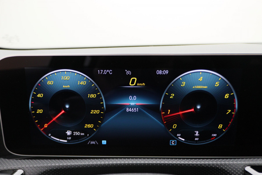 Mercedes-Benz A-Klasse 160 Business Solution AMG Panoramadak, Camera, Cruise, Apple Carplay, Virtual Cockpit, LED, 18''