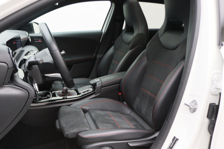 Mercedes-Benz A-Klasse 160 Business Solution AMG Panoramadak, Camera, Cruise, Apple Carplay, Virtual Cockpit, LED, 18''