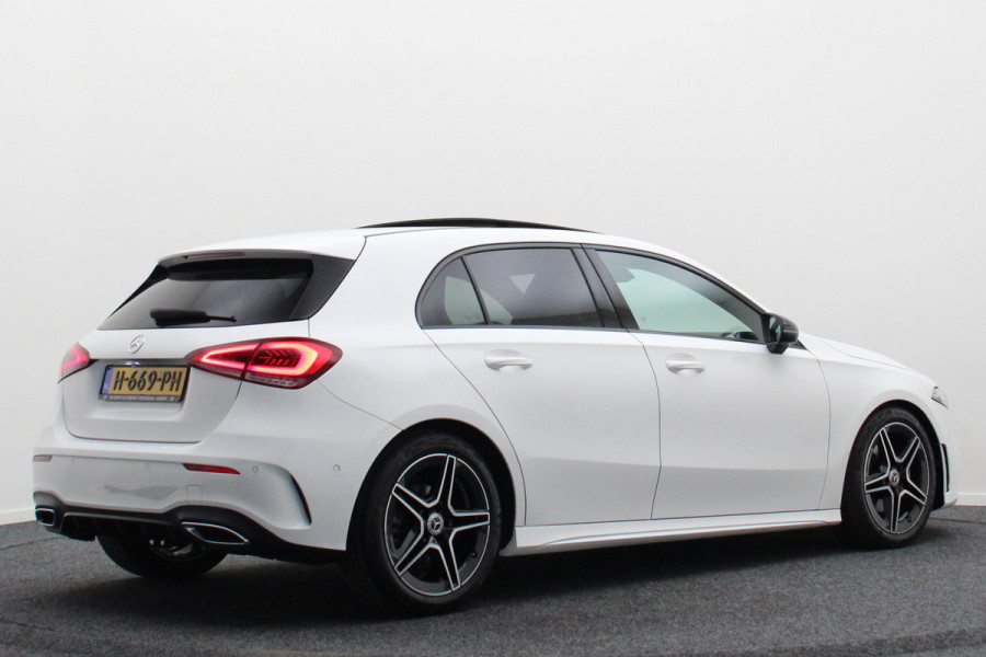 Mercedes-Benz A-Klasse 160 Business Solution AMG Panoramadak, Camera, Cruise, Apple Carplay, Virtual Cockpit, LED, 18''