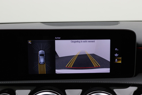 Mercedes-Benz A-Klasse 160 Business Solution AMG Panoramadak, Camera, Cruise, Apple Carplay, Virtual Cockpit, LED, 18''