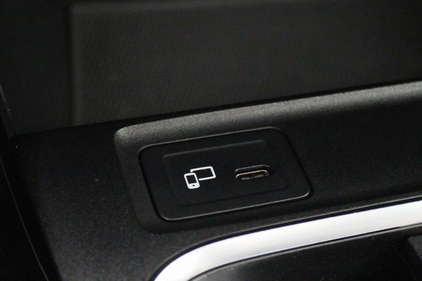 Mercedes-Benz A-Klasse 160 Business Solution AMG Panoramadak, Camera, Cruise, Apple Carplay, Virtual Cockpit, LED, 18''
