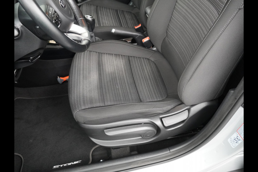 Kia Stonic 1.0 T-GDi DynamicPlusLine Apple Carplay/Android Auto - Cruise Control - Climate Control - Navigatiesysteem - Fabrieksgarantie tot 12-2026
