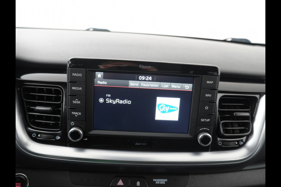 Kia Stonic 1.0 T-GDi DynamicPlusLine Apple Carplay/Android Auto - Cruise Control - Climate Control - Navigatiesysteem - Fabrieksgarantie tot 12-2026