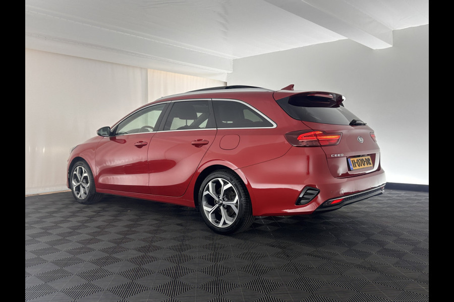 Kia Ceed Sportswagon 1.4 T-GDi ExecutiveLine Aut. *PANO | FULL-LEATHER | ADAPT.CRUISE | FULL-LED | MEMORY-PACK | DIGI-COCKPIT | JBL-SOUND | BLINDSPOT | KEYLESS | COOLED/HEATED-COMFORT-SEATS | NAVI-FULLMAP | LANE-ASSIST | 17''ALU*