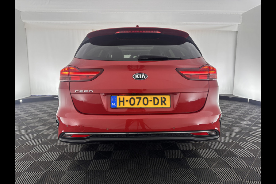 Kia Ceed Sportswagon 1.4 T-GDi ExecutiveLine Aut. *PANO | FULL-LEATHER | ADAPT.CRUISE | FULL-LED | MEMORY-PACK | DIGI-COCKPIT | JBL-SOUND | BLINDSPOT | KEYLESS | COOLED/HEATED-COMFORT-SEATS | NAVI-FULLMAP | LANE-ASSIST | 17''ALU*