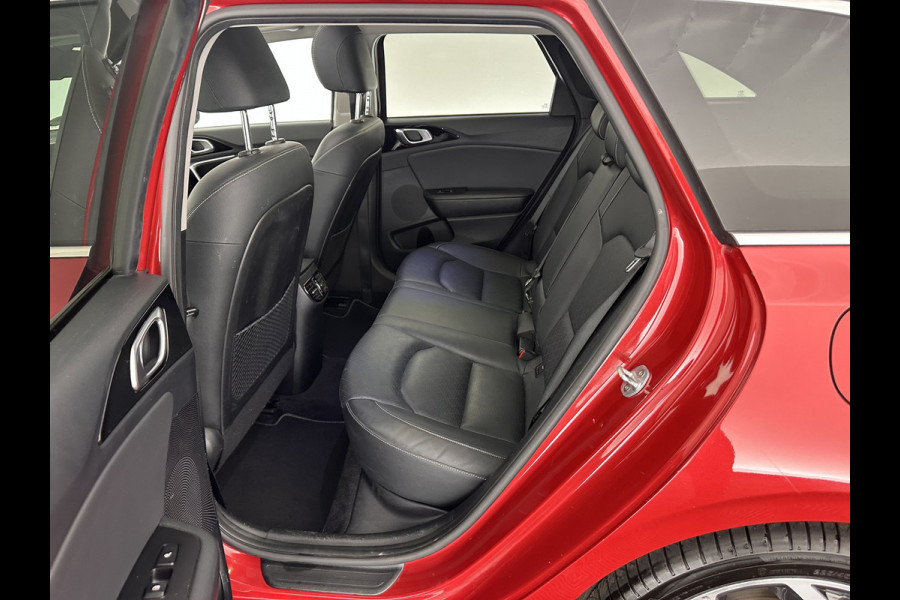 Kia Ceed Sportswagon 1.4 T-GDi ExecutiveLine Aut. *PANO | FULL-LEATHER | ADAPT.CRUISE | FULL-LED | MEMORY-PACK | DIGI-COCKPIT | JBL-SOUND | BLINDSPOT | KEYLESS | COOLED/HEATED-COMFORT-SEATS | NAVI-FULLMAP | LANE-ASSIST | 17''ALU*