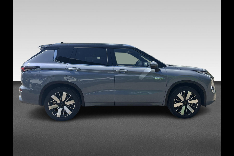 Mitsubishi Outlander 2.4 PHEV Instyle+  Is  binnen / direct rijden