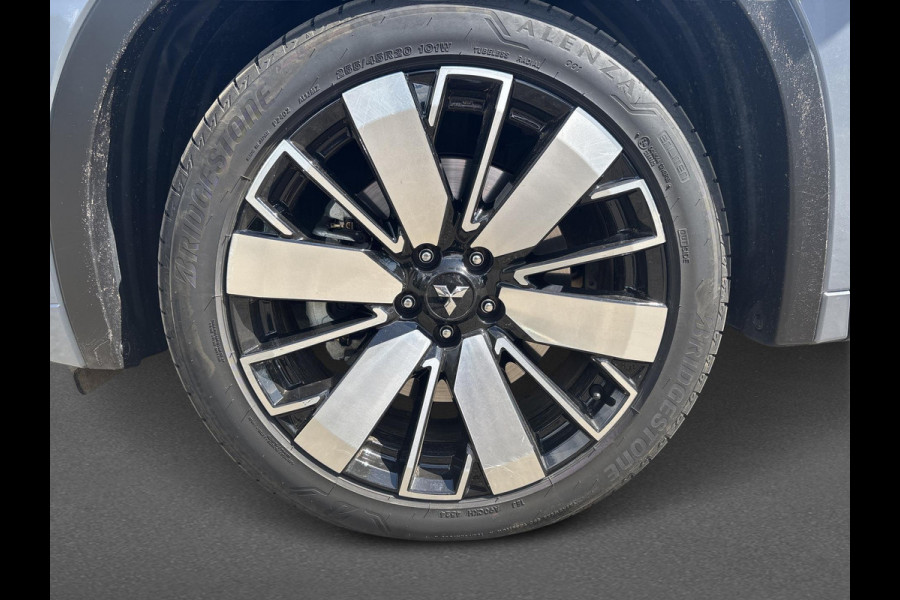 Mitsubishi Outlander 2.4 PHEV Instyle+  Is  binnen / direct rijden