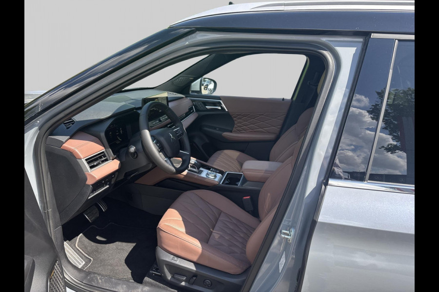 Mitsubishi Outlander 2.4 PHEV Instyle+  Is  binnen / direct rijden