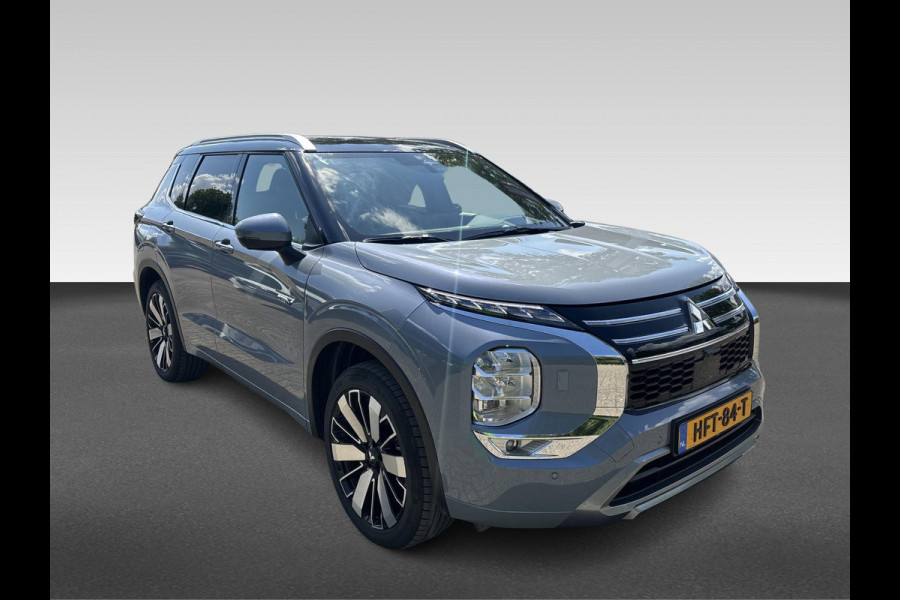 Mitsubishi Outlander 2.4 PHEV Instyle+  Is  binnen / direct rijden