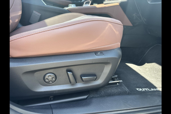 Mitsubishi Outlander 2.4 PHEV Instyle+  Is  binnen / direct rijden